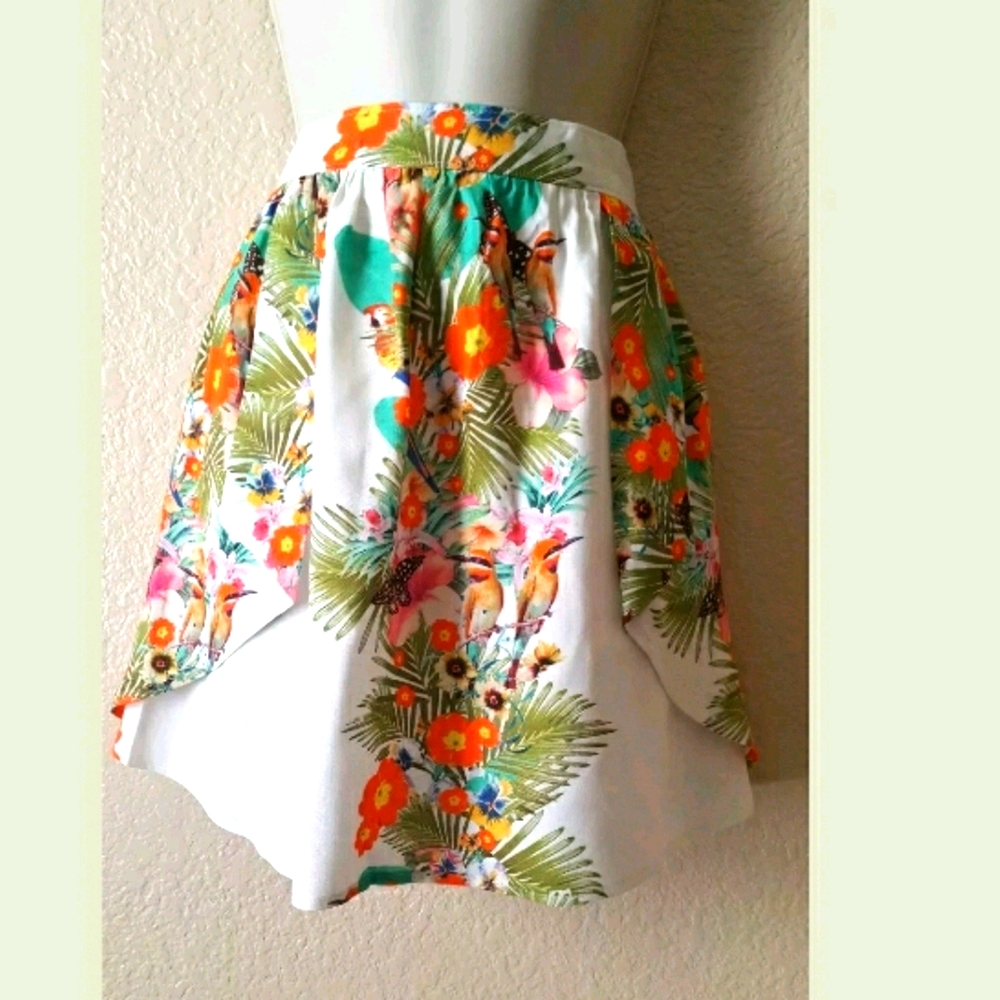 KANDY KISS Floral Mini Skirt Size S New